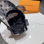 Luxury designer washed letter fashionable baseball cap, adjustable casual sports cap suitable for both men and women