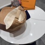 Luxury designer retro full page printed letter baseball cap suitable for both men and women, sun resistant casual hat