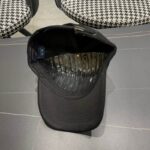 Luxury designer textured baseball cap for both men and women, casual and fashionable sun hat