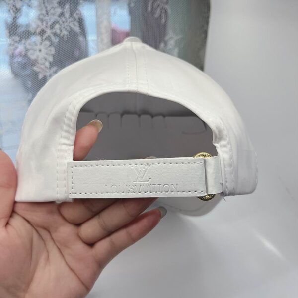 Luxury designer fashionable letter embroidered baseball cap, unisex casual cap