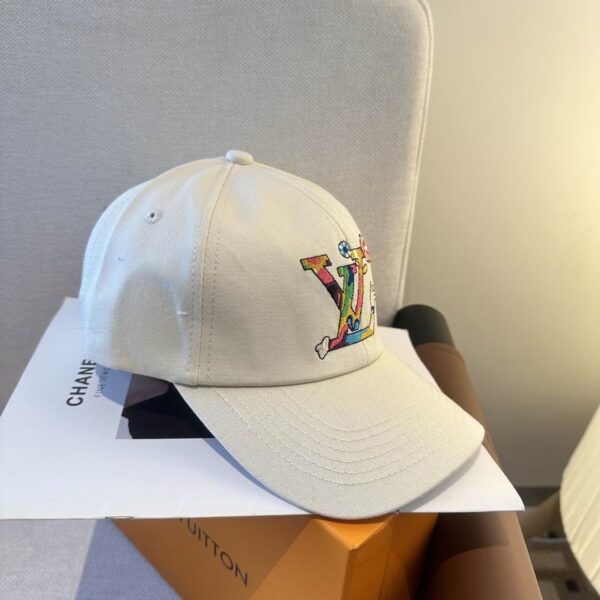 Luxury designer color printed cartoon baseball cap for men and women, trendy and fashionable duckbill cap