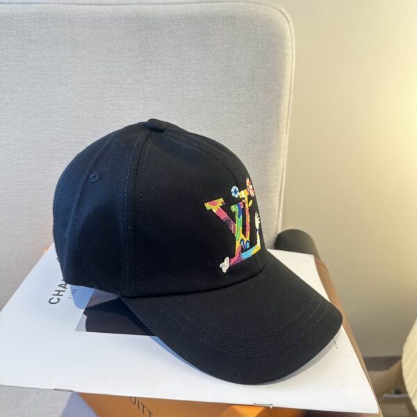 Luxury designer color printed cartoon baseball cap for men and women, trendy and fashionable duckbill cap