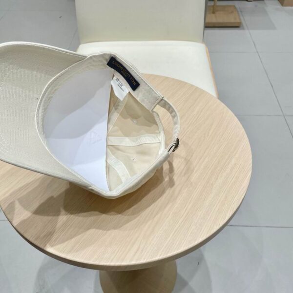 Luxury designer golf baseball cap with adjustable original classic lightweight cotton cap for men and women