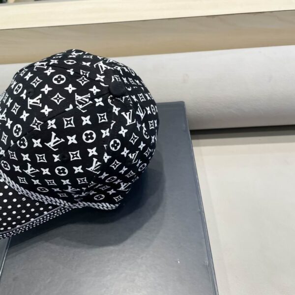 Luxury designer letter printed retro baseball cap, multifunctional and fashionable casual sports cap