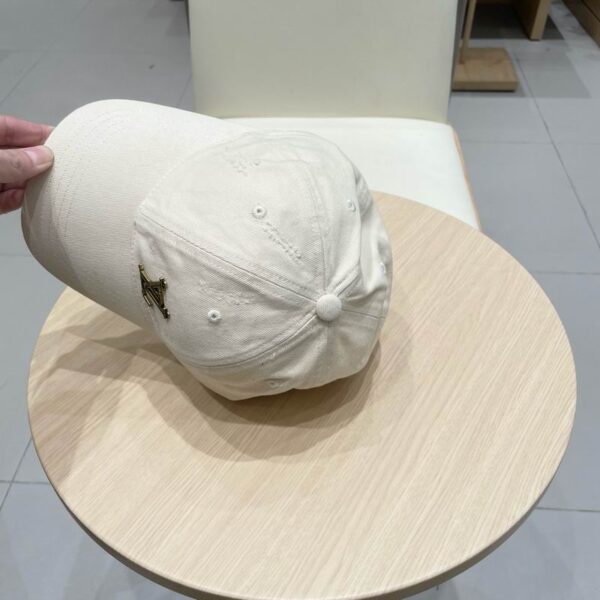 Luxury designer golf baseball cap with adjustable original classic lightweight cotton cap for men and women