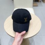 Luxury designer golf baseball cap with adjustable original classic lightweight cotton cap for men and women