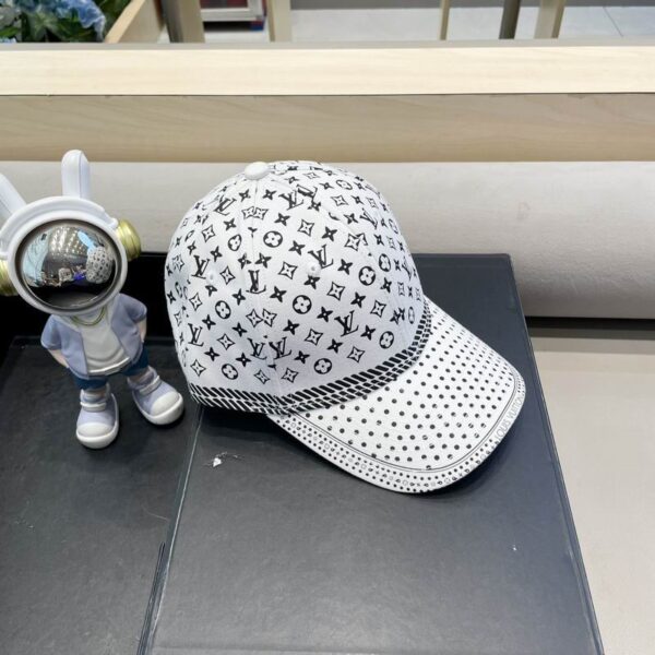 Luxury designer letter printed retro baseball cap, multifunctional and fashionable casual sports cap