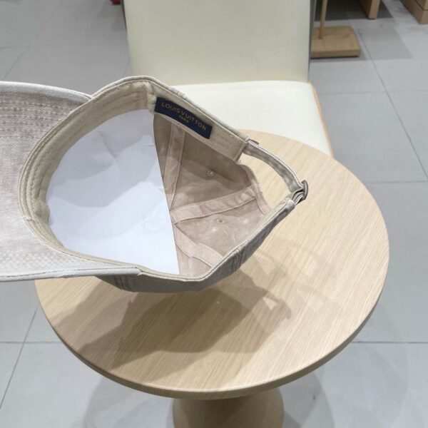 Luxury designer washed denim tattered baseball cap, unisex casual sports duckbill cap