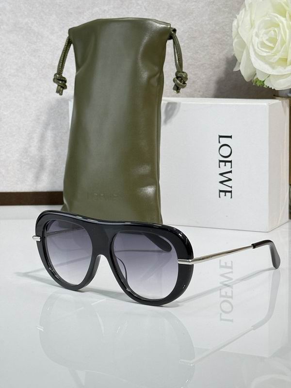 LOEWE Thick Acetate Aviator Sunglasses – Premium Frame with UV Protection