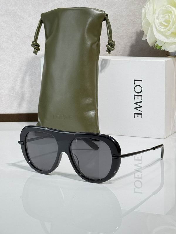 LOEWE Thick Acetate Aviator Sunglasses – Premium Frame with UV Protection