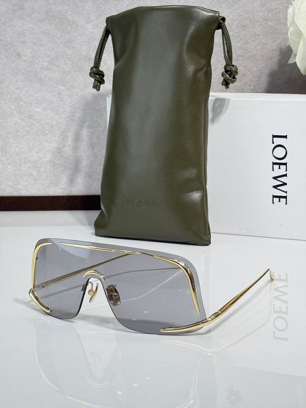 LOEWE Futuristic Shield Sunglasses – Bold Metal Frame UV Protection