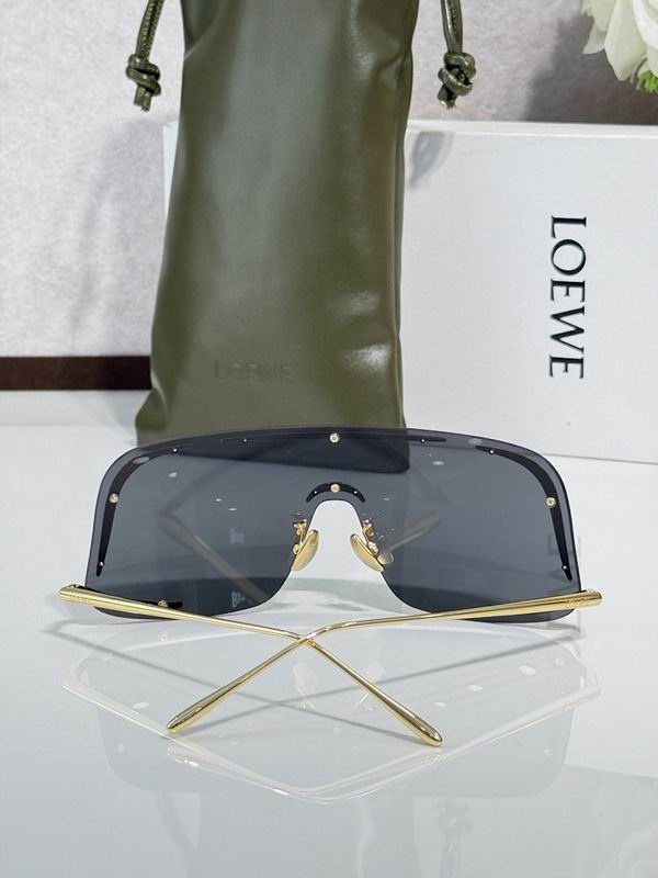 LOEWE Futuristic Shield Sunglasses – Bold Metal Frame UV Protection