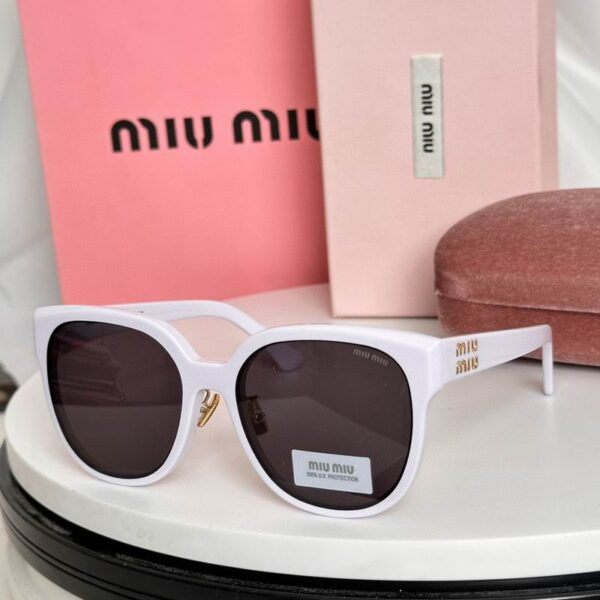 Miu Miu Fashion Cat-Eye Sunglasses – Statement Luxury Eyewear