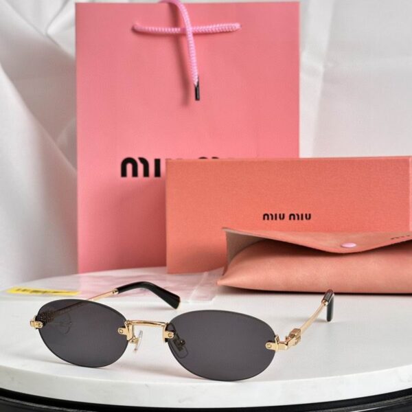 Miu Miu Retro Oval Rimless Sunglasses – Elegant Gradient Luxury Eyewear