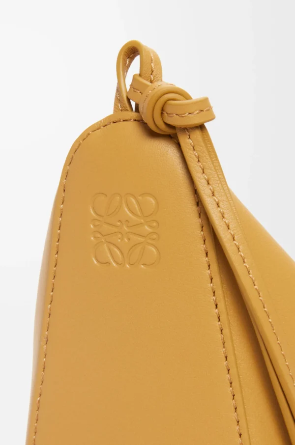 Mini Hammock hobo in classic calfskin Sahara