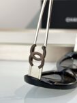 CHANEL Retro Oval Frame Sunglasses
