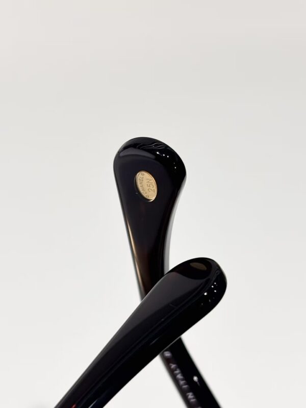 CHANEL Retro Oval Frame Sunglasses