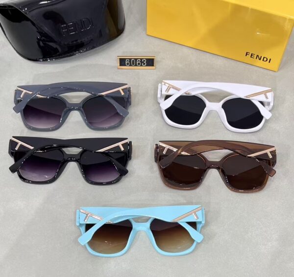 Fendi Oversized Square Sunglasses for Women – Luxury Gradient UV Protection Designer Eyewear