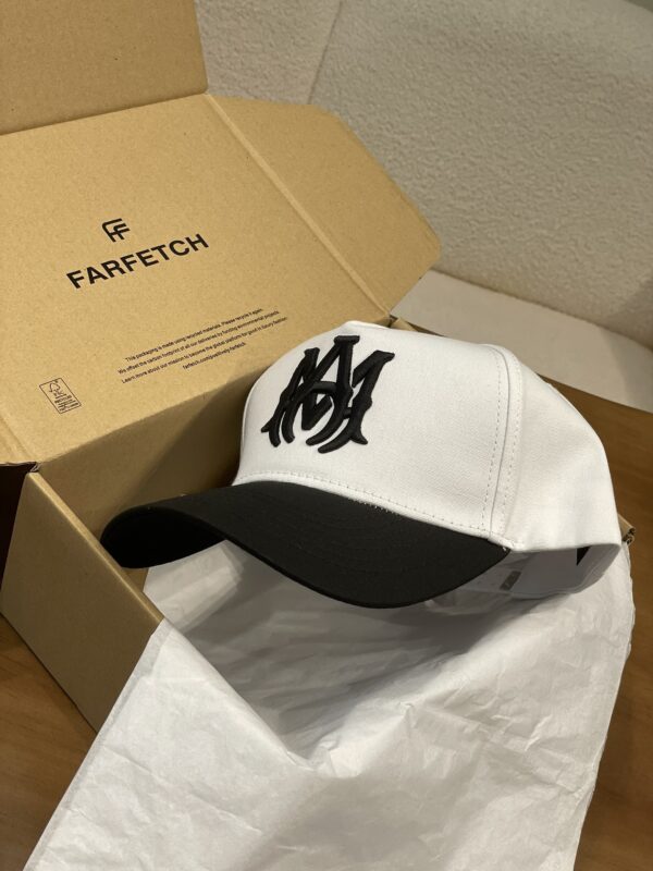 Luxury designer spliced two tone embroidered baseball cap for both men and women, adjustable fashion trend casual cap