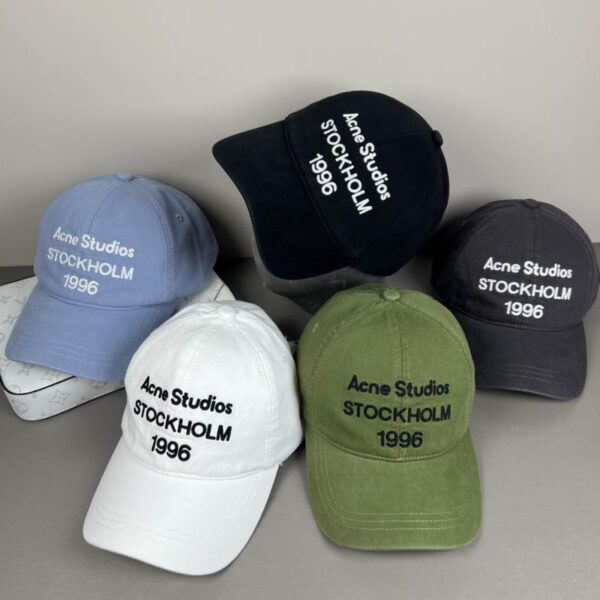 Luxury designer fashionable embroidered baseball cap for both men and women, multifunctional outdoor adjustable dad hat