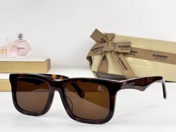 Burberry Classic Square Acetate Sunglasses – Unisex Luxury UV Protection