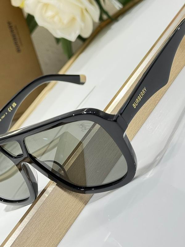 Burberry Retro 70s Oversized Pilot Eyewear – Premium Acetate Frame for Luxury Style